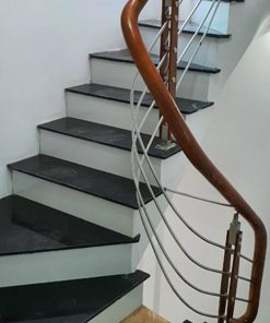 đá cầu thang mặt đen cổ trắng