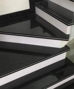 đá cầu thang mặt đen cổ trắng