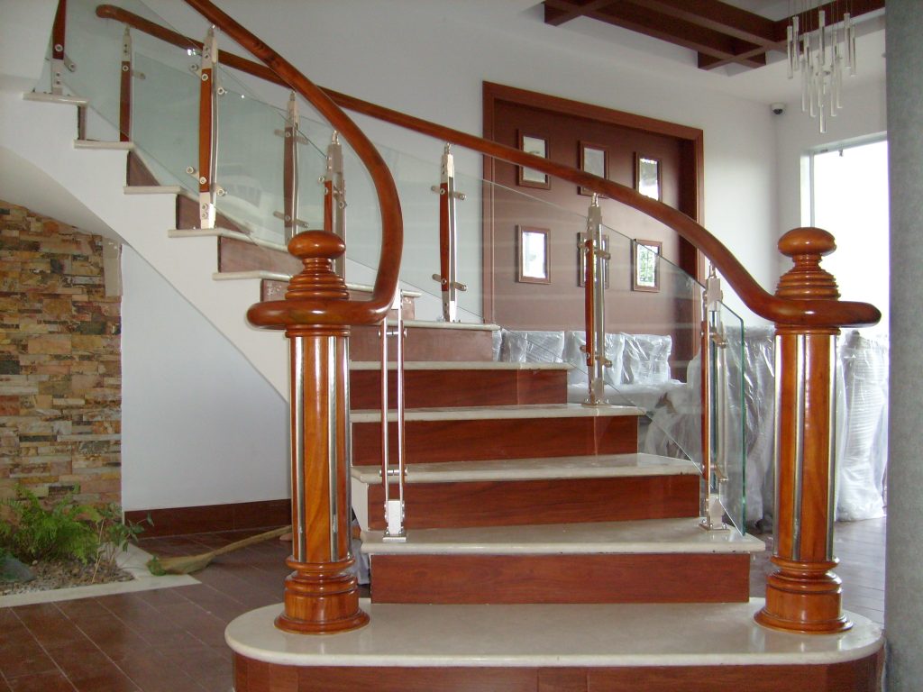 Đá lát cầu thang giả gỗ với thiết kế sang trọng và hiện đại