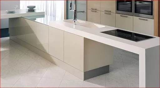 mat-da-bep-solid-surface