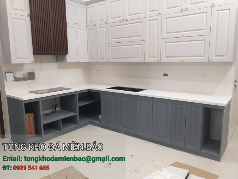 chọn đá làm bàn bếp 