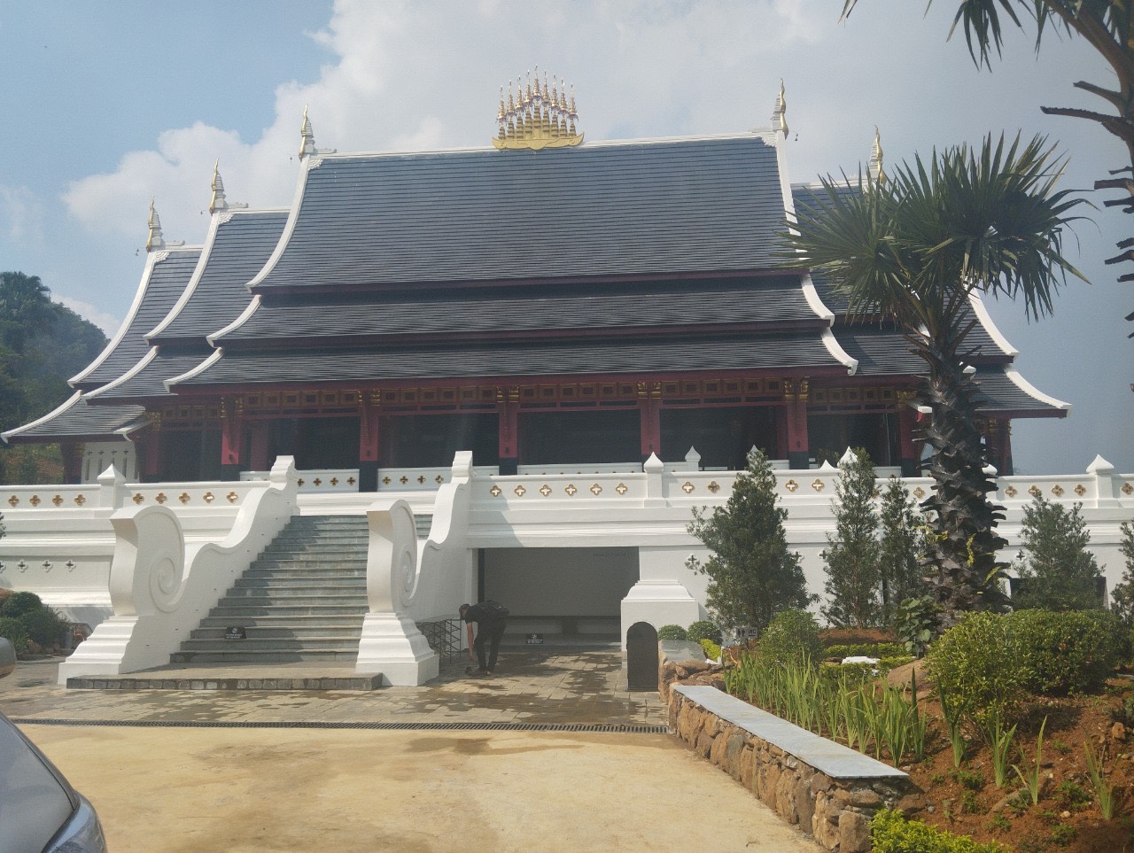 Thiền Viện Trúc Lâm đã gần như hoàn thiện sau khi Tổng Kho Đá ốp hết bên trong và bên ngoài