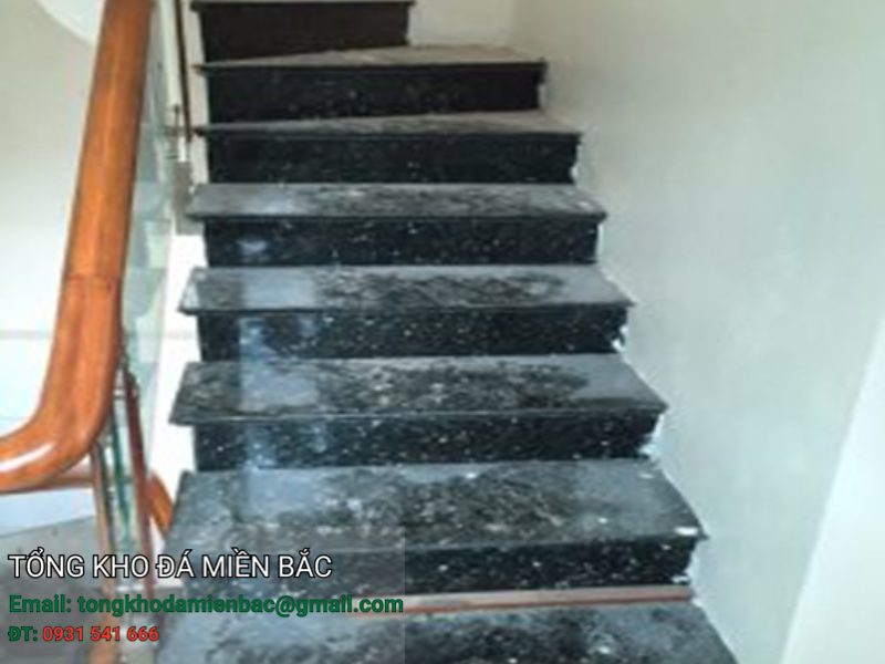 ​Đá cầu thang chống trơn trượt cho gia đình có trẻ nhỏ​ 
