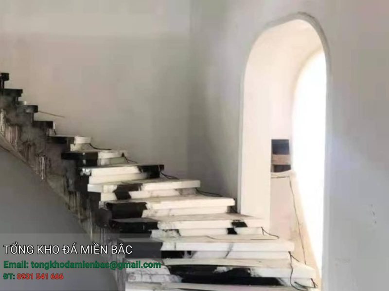 Đá cầu thang phong thủy hợp mệnh gia chủ​ 
