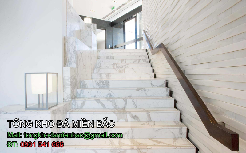 So sánh đá nhân tạo và đá tự nhiên ốp cầu thang: Ưu nhược điểm và lựa chọn phù hợp nhất