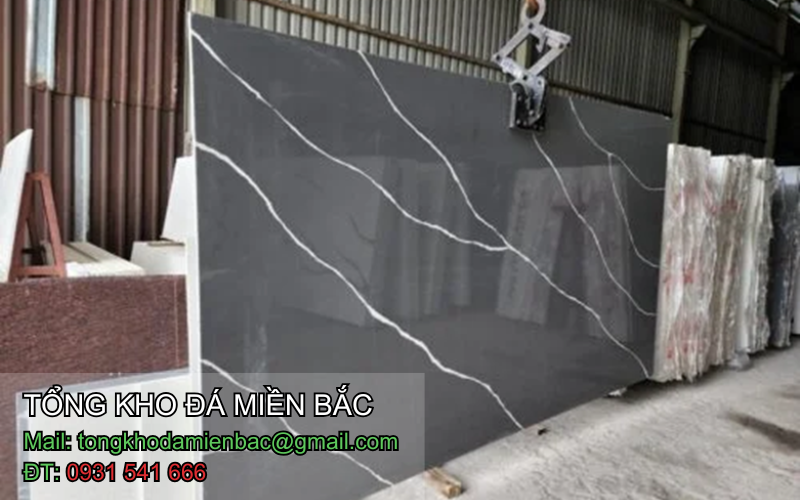 mẫu đá cầu thang màu đen