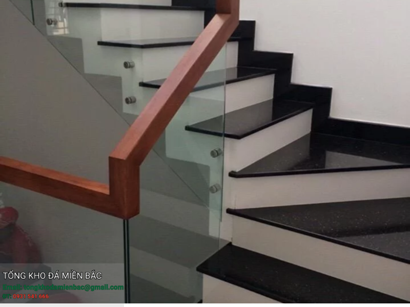 20+ Mẫu cầu thang nhà phố được ưa chuộng nhất 2025 6 - Tổng Kho Đá Đá cầu thang granite đen kim sa – ĐCT15
