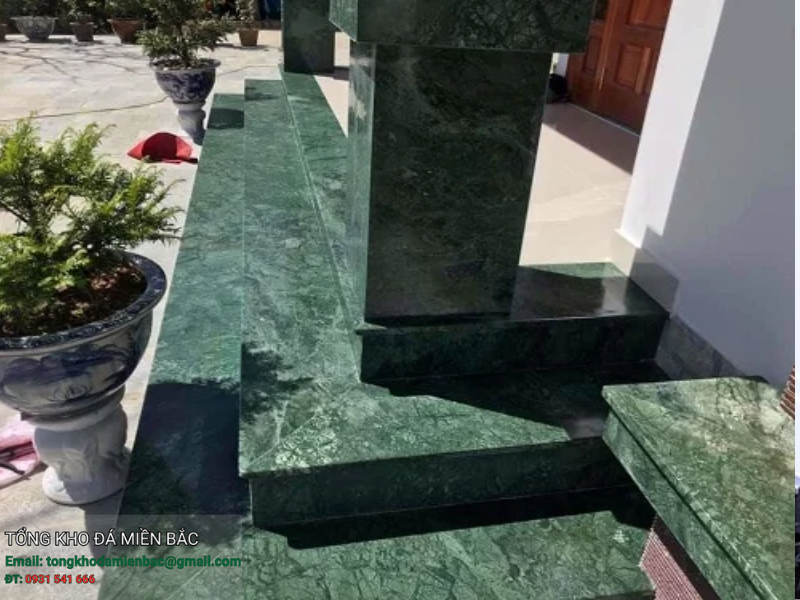 10 mẫu cầu thang đá Granite sang trọng, bền đẹp nhất 2025 13 - Tổng Kho Đá 10 mẫu cầu thang đá Granite sang trọng, bền đẹp nhất 2025