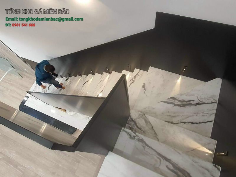 So sánh đá cầu thang Granite và Marble về độ bền, thẩm mỹ và giá